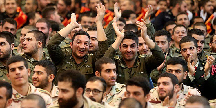 سرلشکر باقری: در حال بررسی کاهش مدت خدمت سربازی هستیم