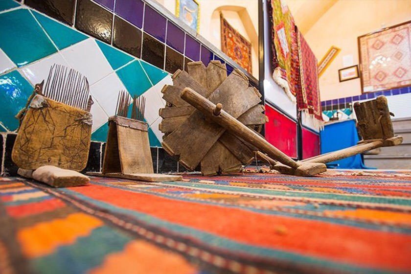 تماشای هنر و تاریخ در موزه صنایع دستی اردبیل