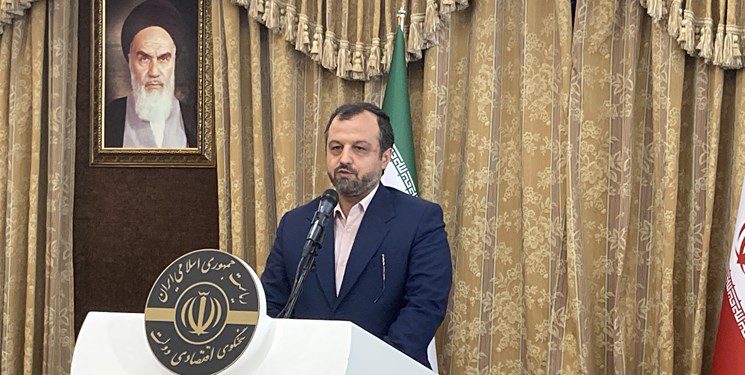 خاندوزی:  نرخ رشد اقتصادی بدون نفت در پایان پاییز سال گذشته ۴.۵ درصد بوده است