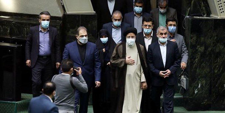 رئیس جمهور برای دفاع از وزیر صمت وارد صحن مجلس شد