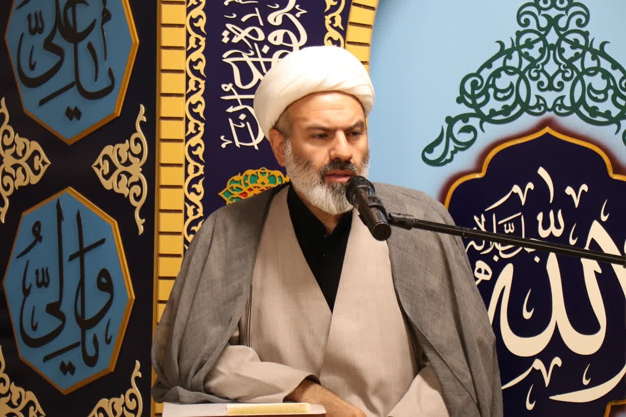 استکبار با ماهیت فرهنگ عاشورایی ضدیت می‌کند