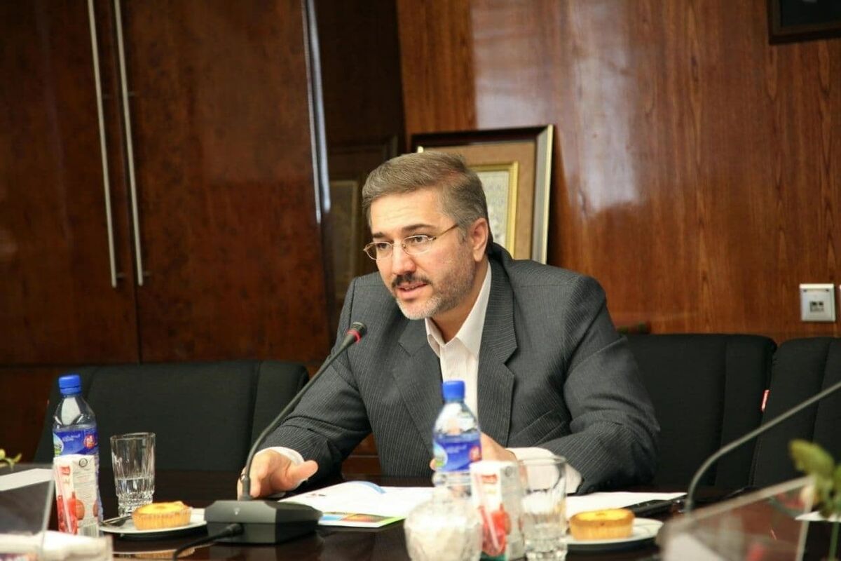 سال ۱۴۰۲ حدود ۶ درصد رشد اقتصادی را تجربه کردیم