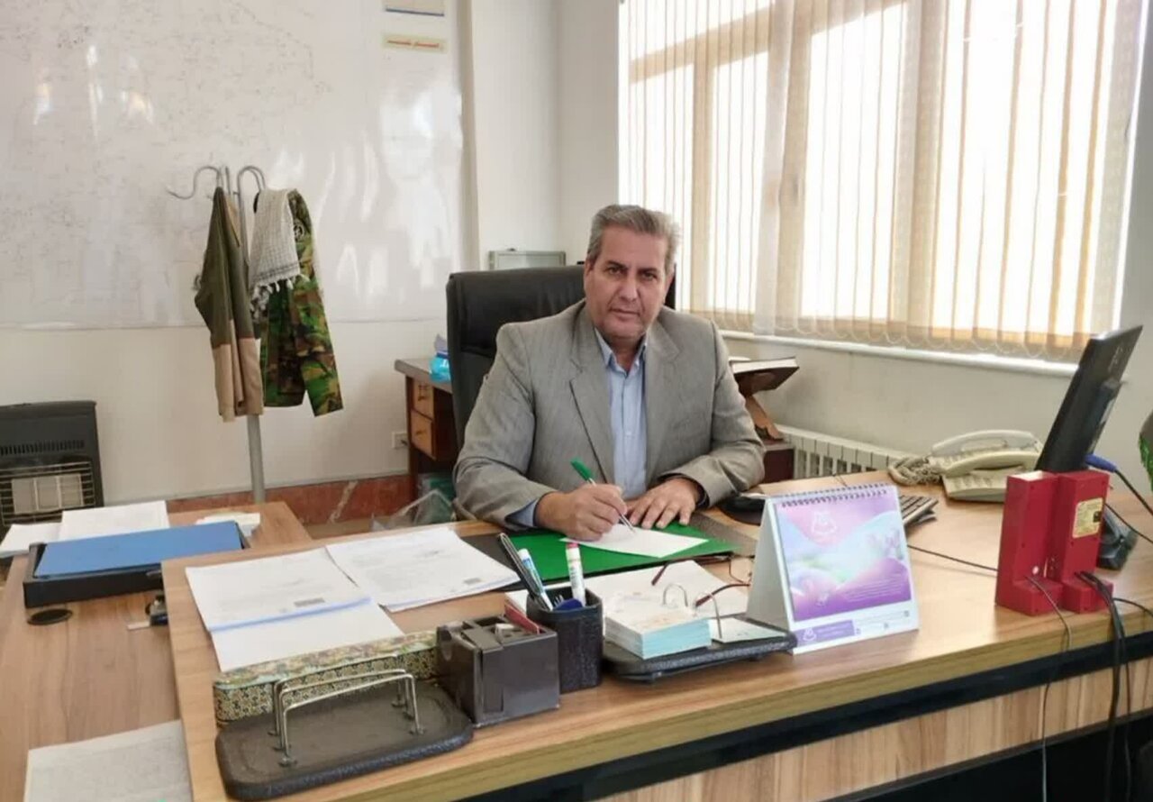 جنگل بانان با جانثاری های خود از کالبد درختان حفاظت می کنند