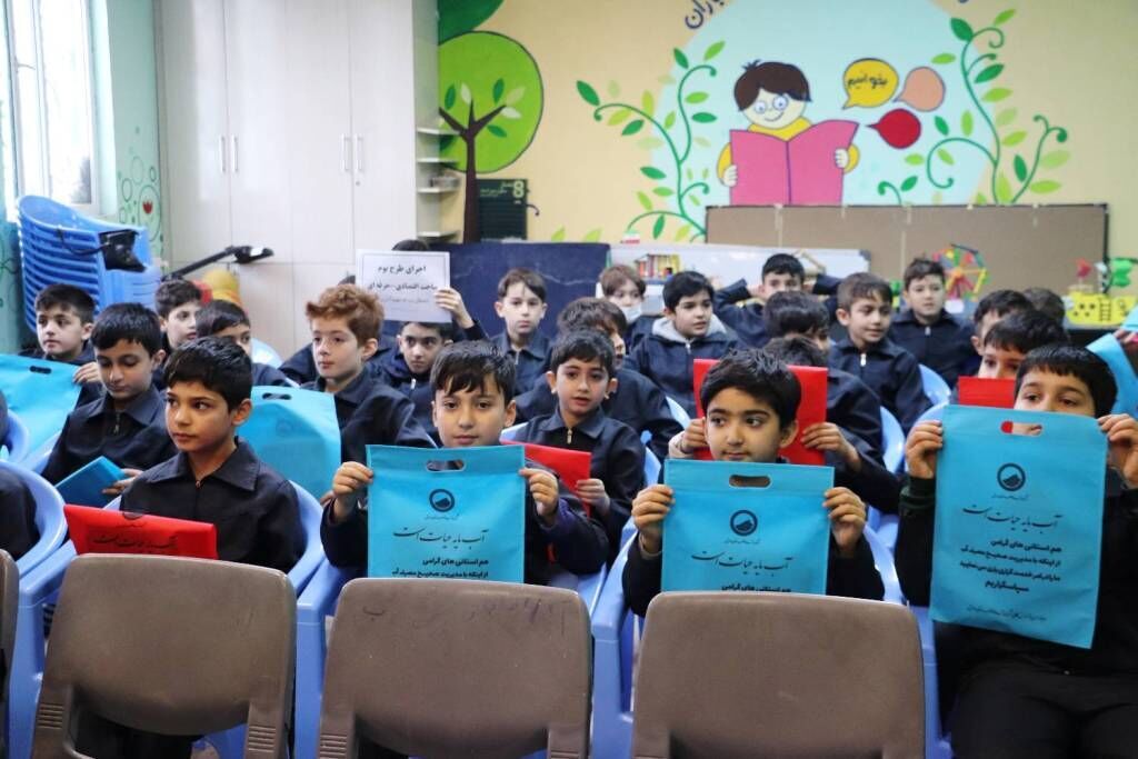 جشنواره فراگیری نخستین واژه  آب با حضور ۵۰۰ دانش آموز اردبیلی