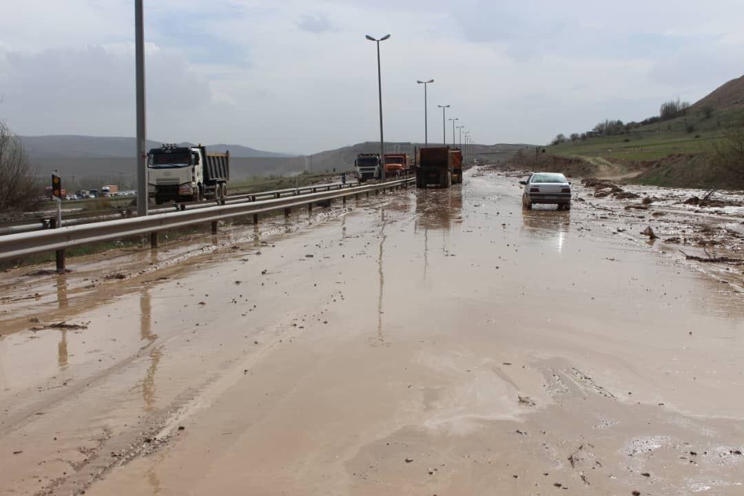 بازگشایی مسیر انحرافی محور اردبیل- نیر پس از ۸ ساعت