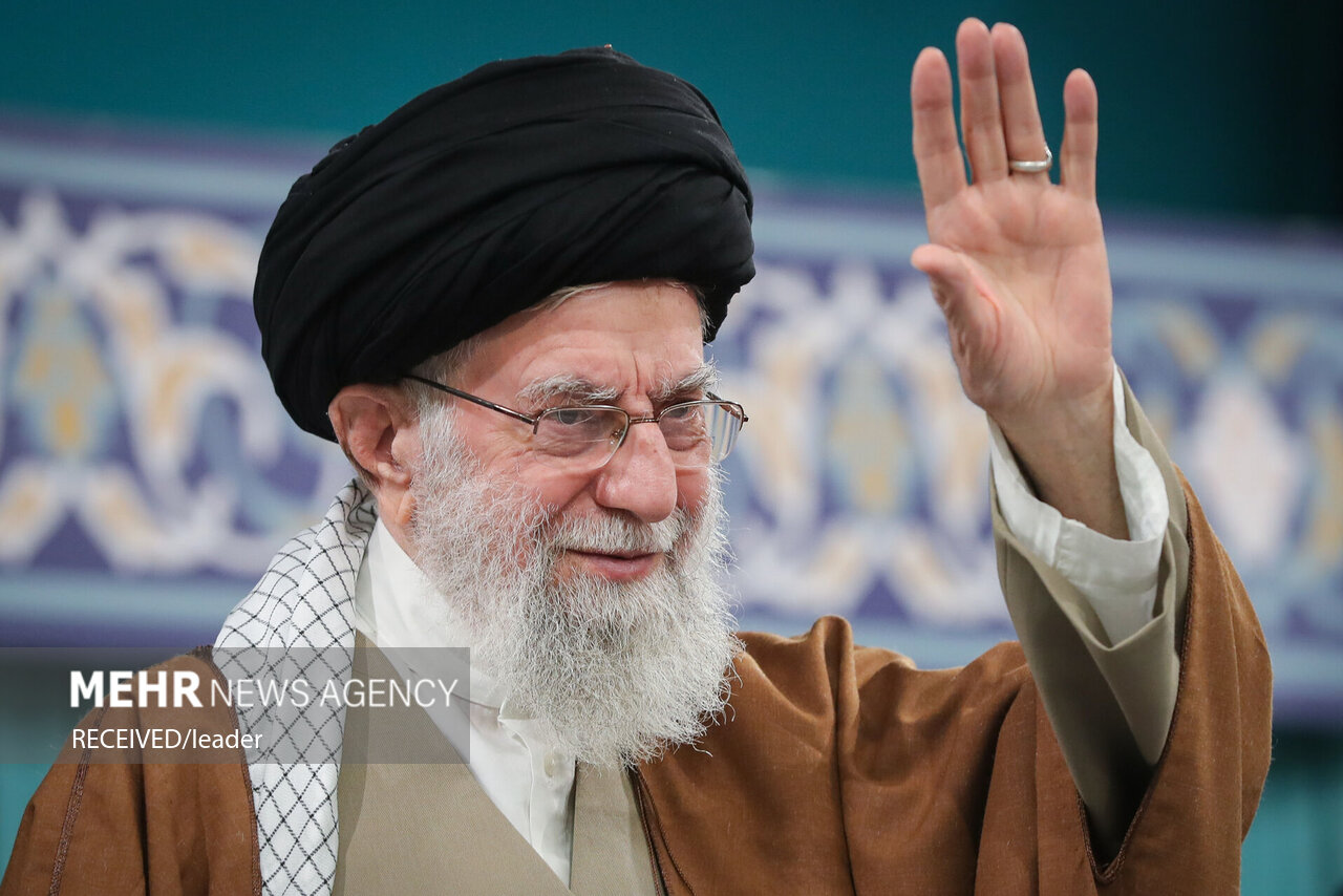 جمعی از مسئولان سه قوه با رهبر انقلاب دیدار می‌کنند