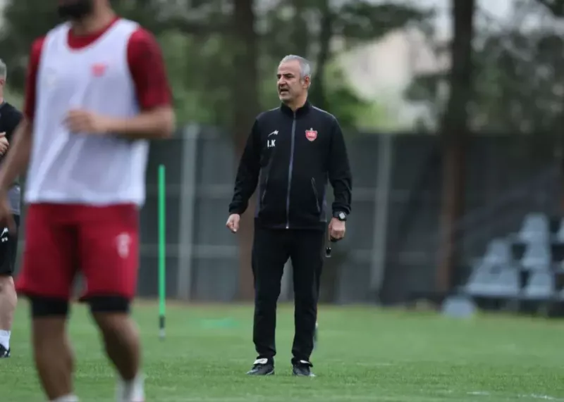 پرسپولیس برای بازی سپاهان استارت زد