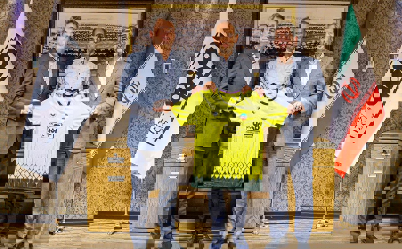 2202442