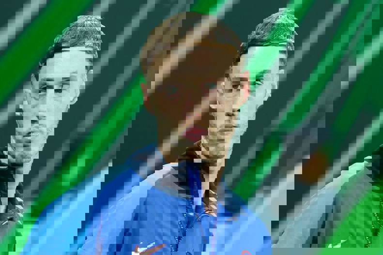 2198945