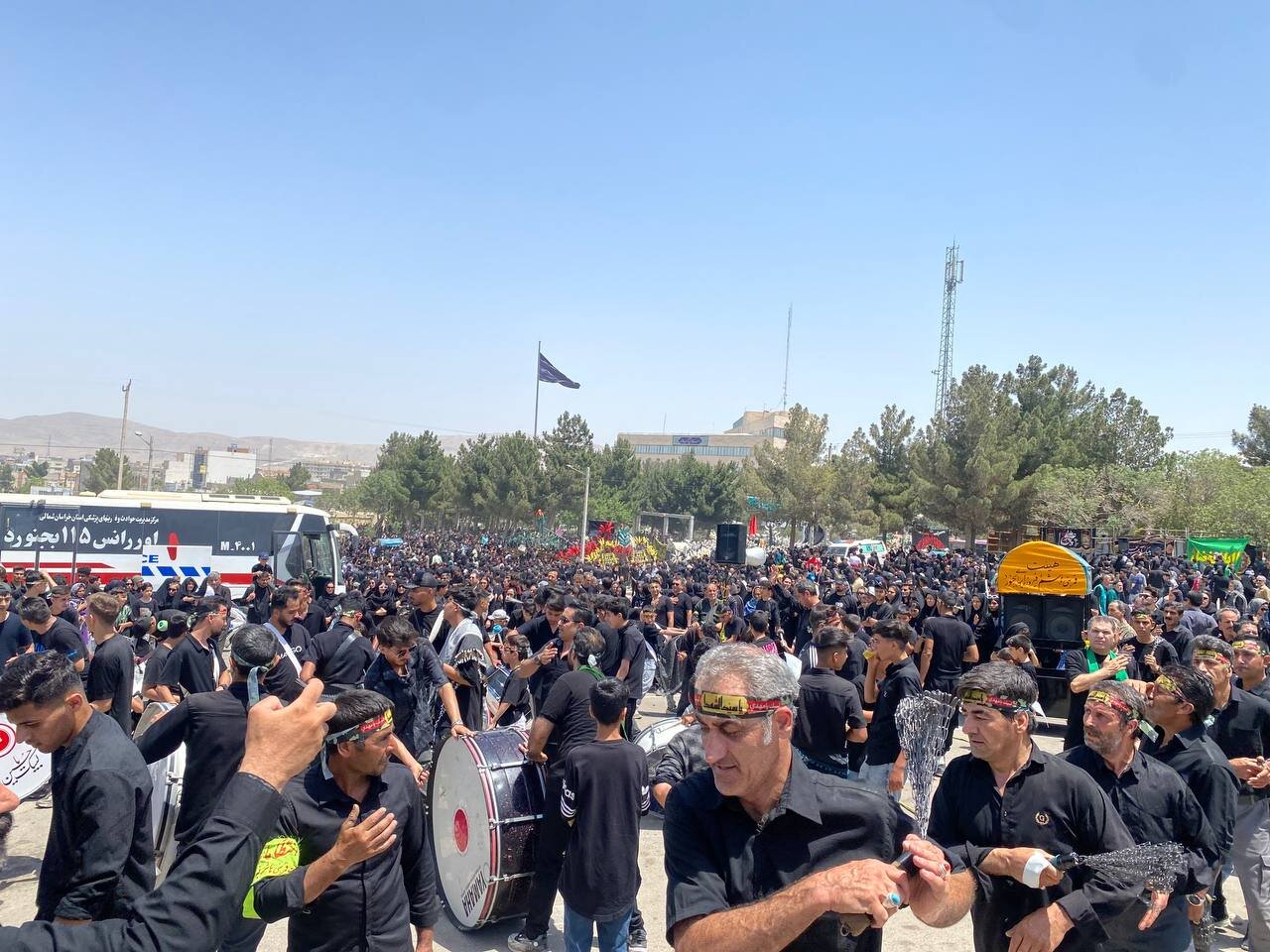 سینه زنی سنتی عزاداری حسینی روز عاشورا در پارس آباد