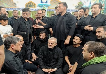 حضور رییس جمهور در مراسم شام غریبان امام‌حسین (ع) اردبیل