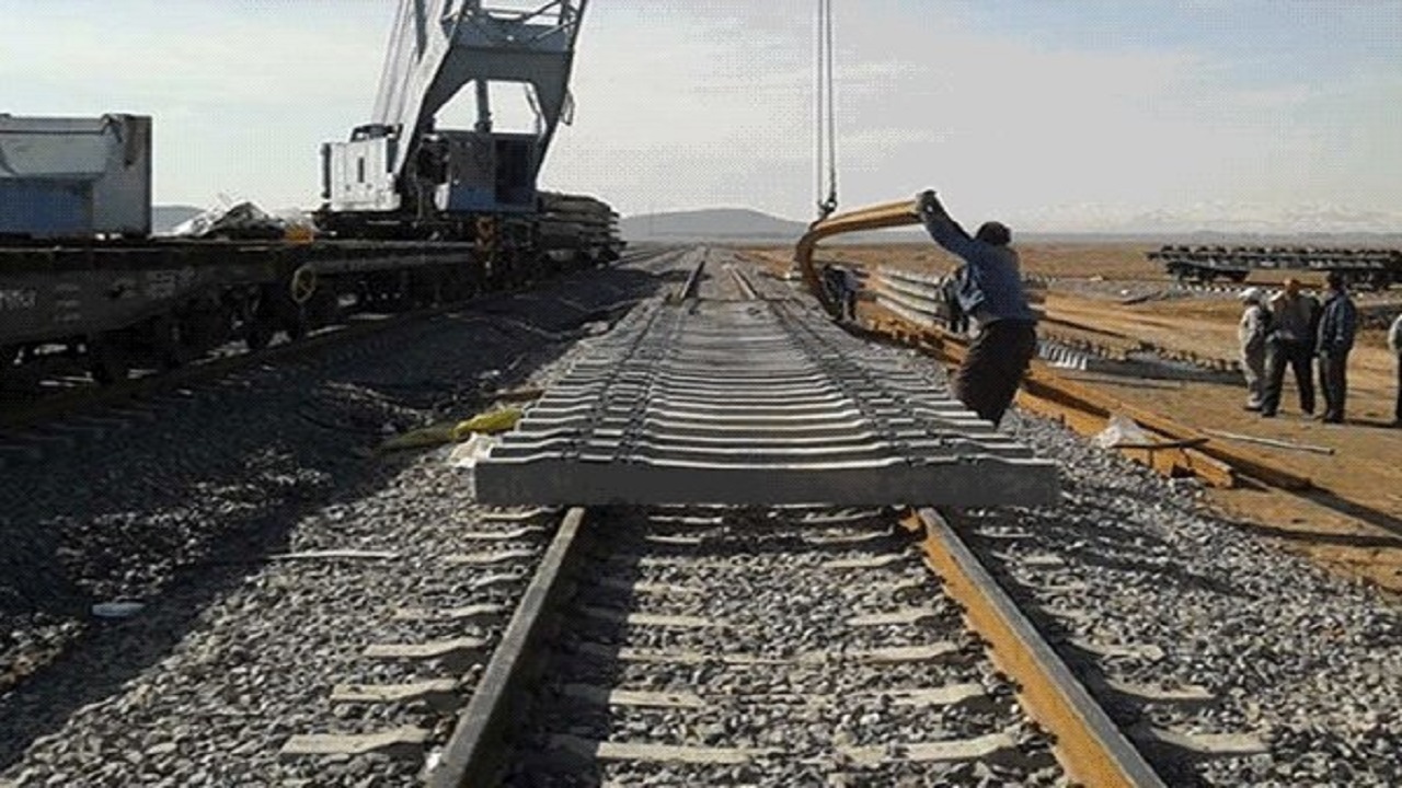 زیرسازی ۲۱ کیلومتر راه‌آهن اردبیل تا آخر شهریورماه