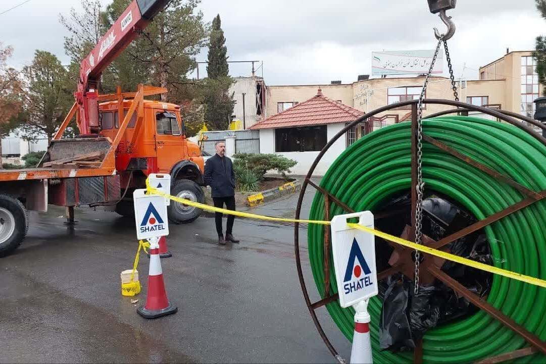 بسترهای ارتباطی به فیبر نوری منتقل می‌شود