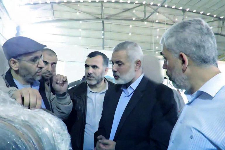 صور تُنشر للمره الأولی للقاده الشهداء - القائد إسماعیل هنیه أبو العبد. - القائد یحیی السنوار أبو إبراهیم. - القائد محمد الضیف أبو خالد - المصدر: الموقع الرسمی - حرکه حماس