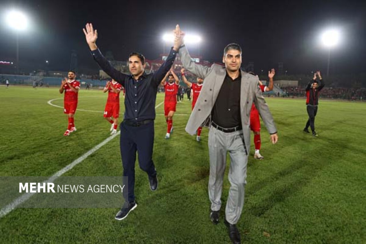 واکنش وحید هاشمیان به خبرخداحافظی‌اش از پرسپولیس پس از بردن ذوب‌آهن