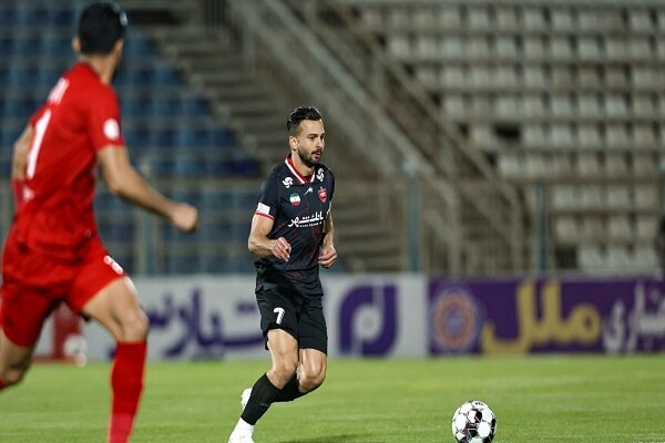 پرسپولیسِ ۱۰ نفره با گل تماشایی از شکست برابر تراکتور گریخت