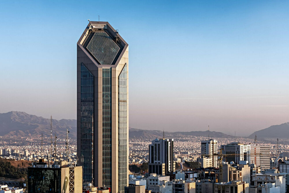 برج جهان کودک به سهامداران بانک آینده میرسد
