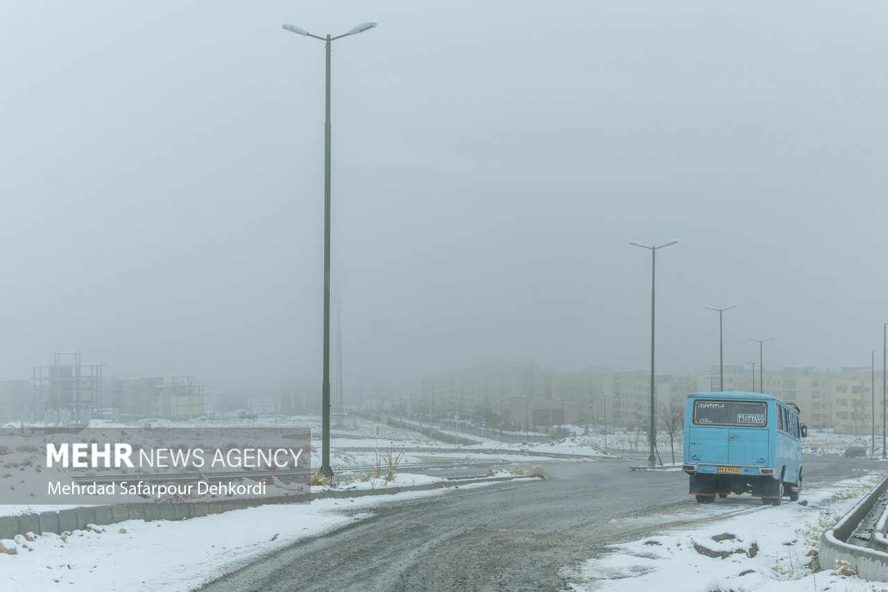 بارش برف و باران در جاده‌های ۱۲ استان کشور