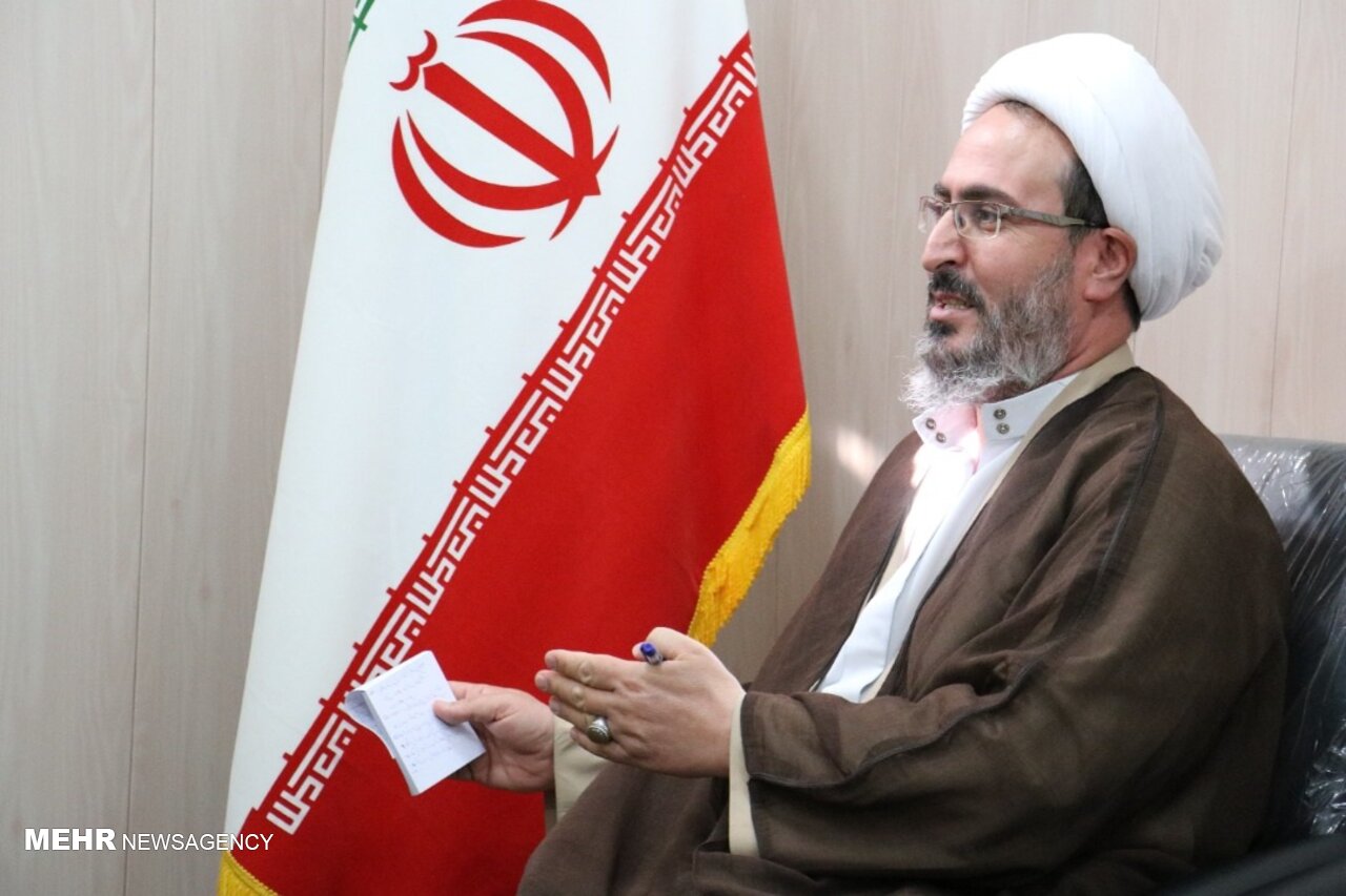 حجت الاسلام باوقار: شهدا الگوهای حقیقی ایمان و بصیرت هستند