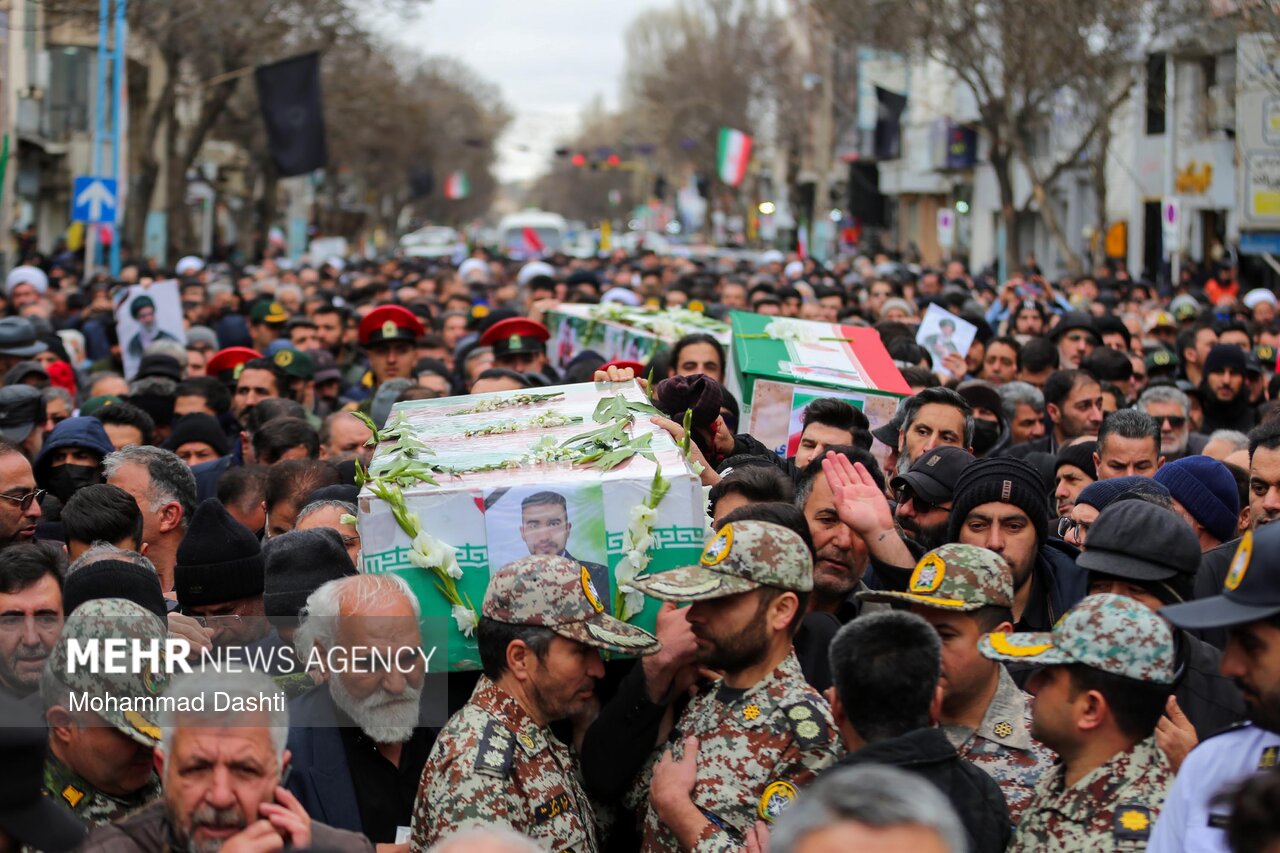 تشییع پیکر مطهر ۳ شهید حمله آمریکایی – صهیونی در اردبیل