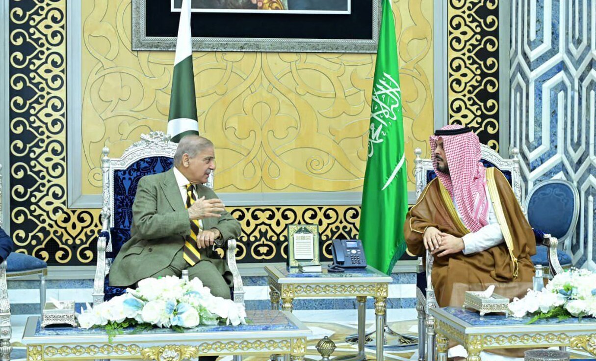 نخست وزیر پاکستان وارد عربستان شد