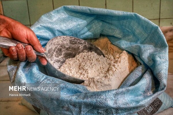 برخورد قاطع با تخلفات صنفی و قاچاق آرد در اردبیل