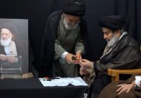 مراسم شکستن مهر آیت‌الله شبیری‌زنجانی با حضور جمعی از علما برگزار شد
